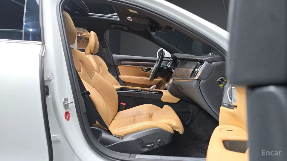 Volvo S90