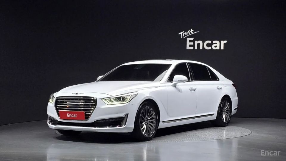 Genesis EQ900
