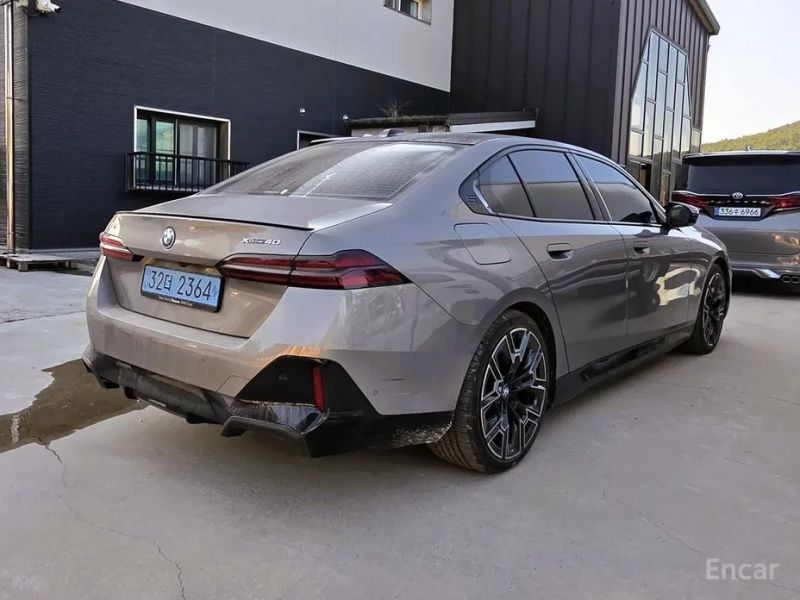 BMW i5
