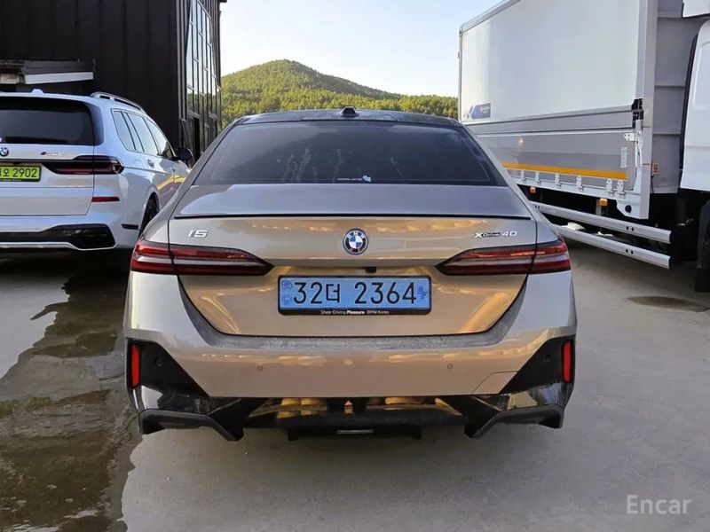 BMW i5