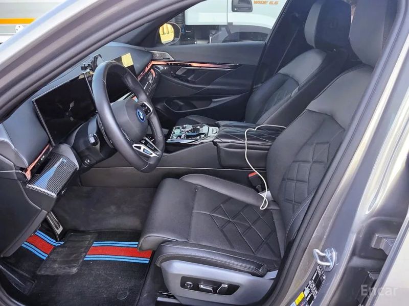 BMW i5