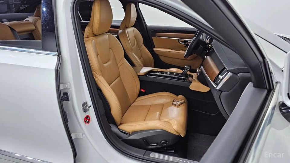 Volvo S90