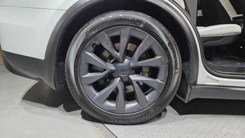 Tesla model-x