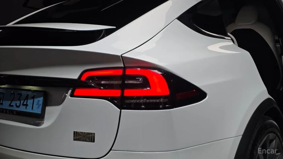 Tesla model-x