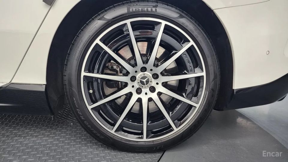 Mercedes-Benz EQS