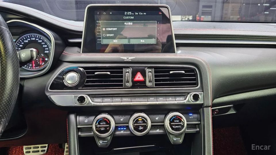Genesis G70