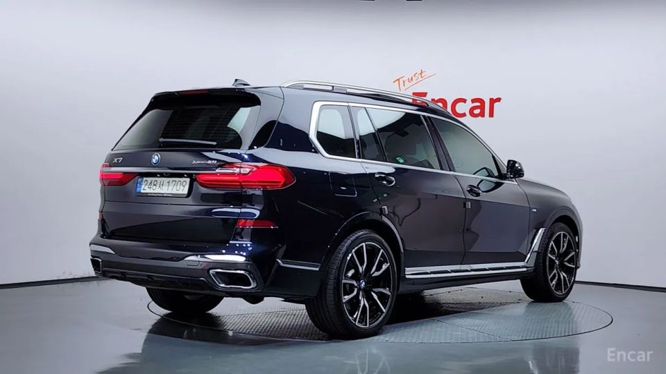 BMW X7