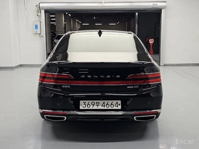 Genesis G90