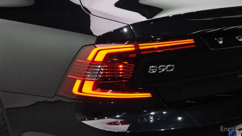 Volvo S90