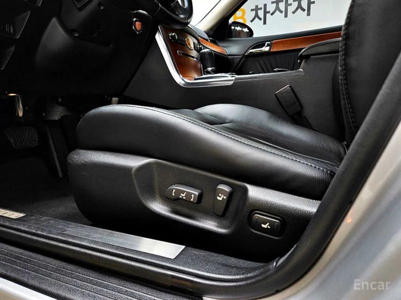 Infiniti M