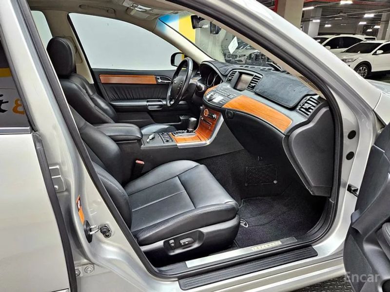 Infiniti M