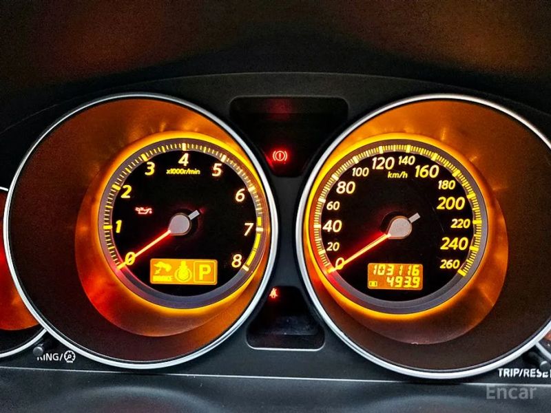 Infiniti M