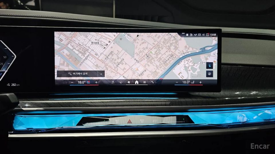 BMW i7