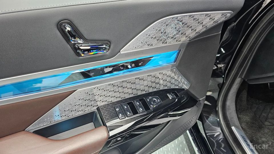 BMW i7
