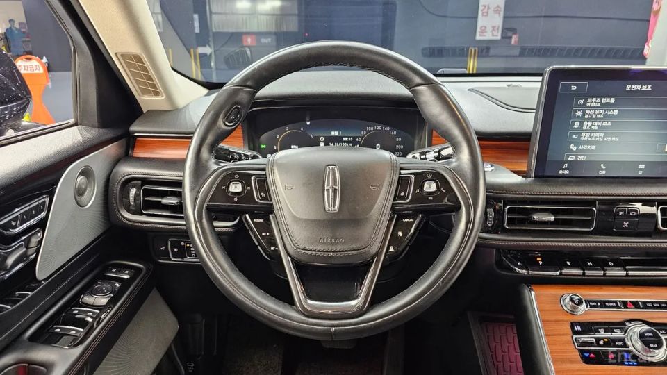 Lincoln Aviator