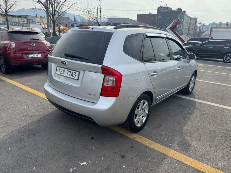 Kia Carens