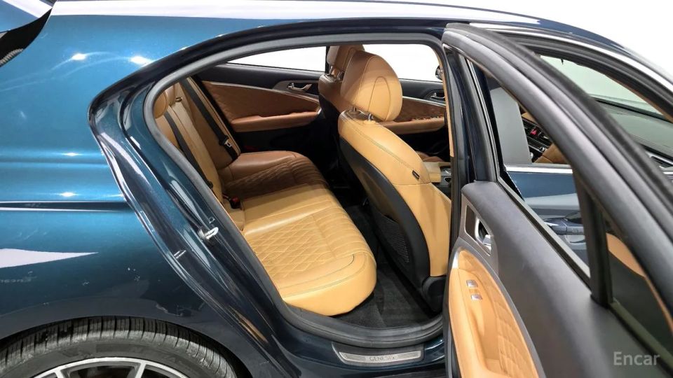 Genesis G70