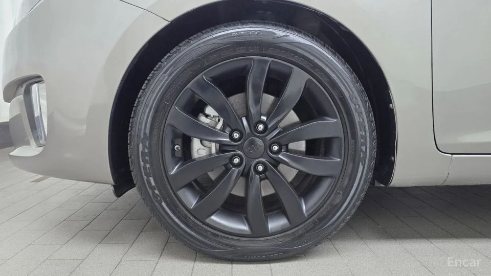 Kia Carens