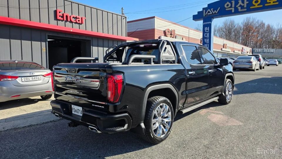 GMC Sierra