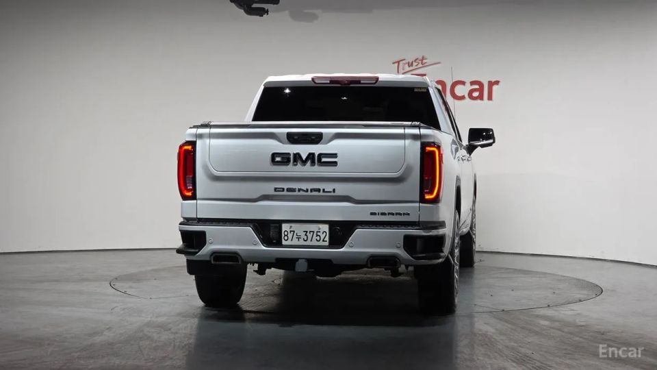 GMC Sierra