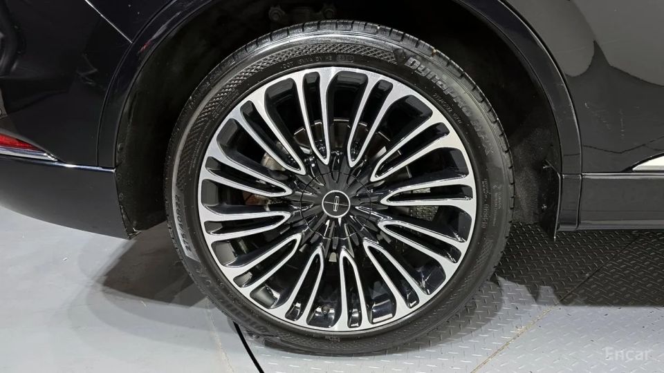 Lincoln Aviator