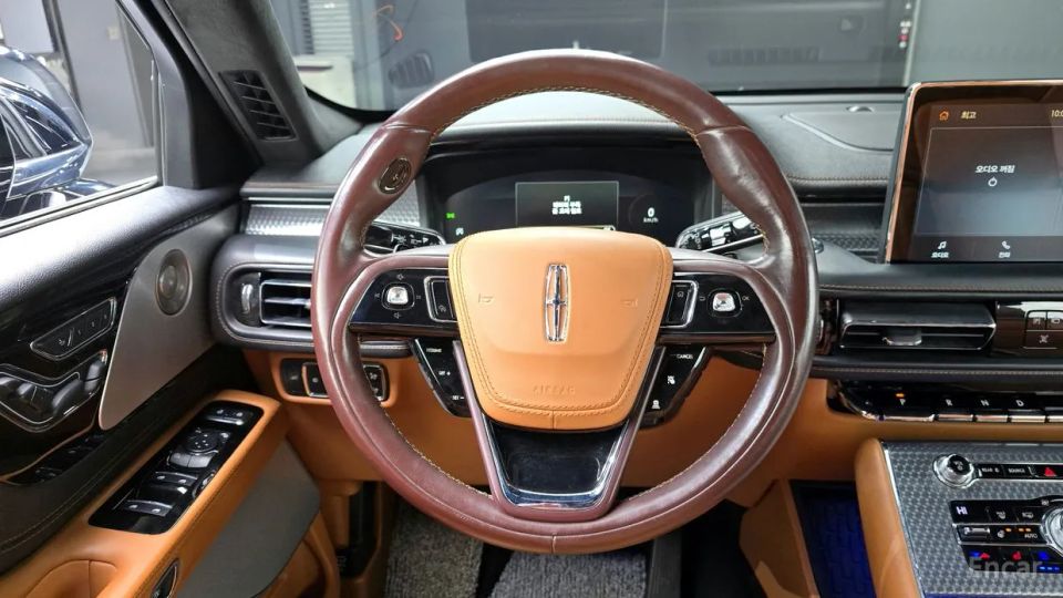 Lincoln Aviator
