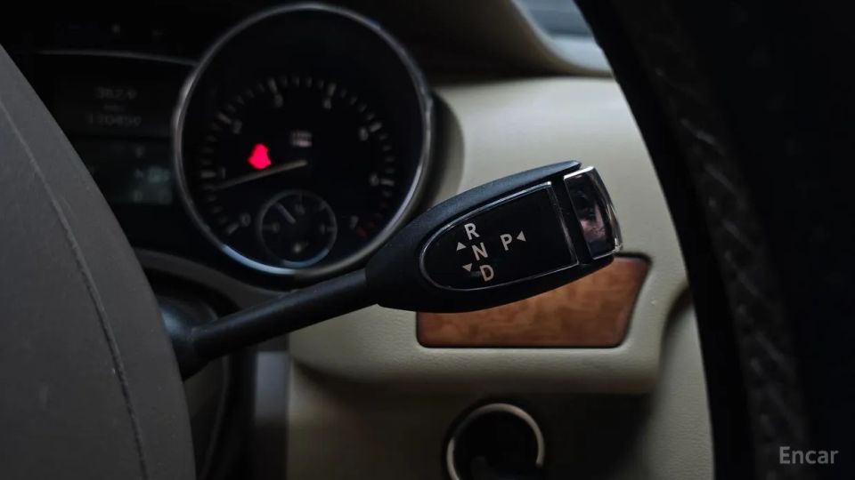 Mercedes-Benz R-Class