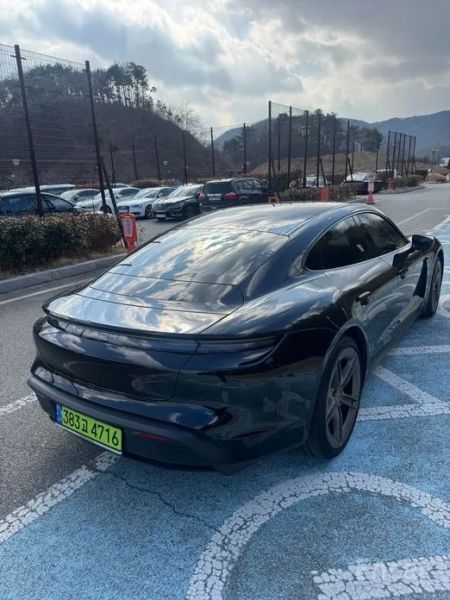Porsche Taycan