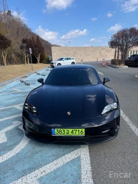 Porsche Taycan