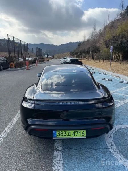 Porsche Taycan