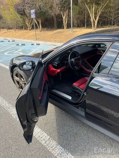 Porsche Taycan