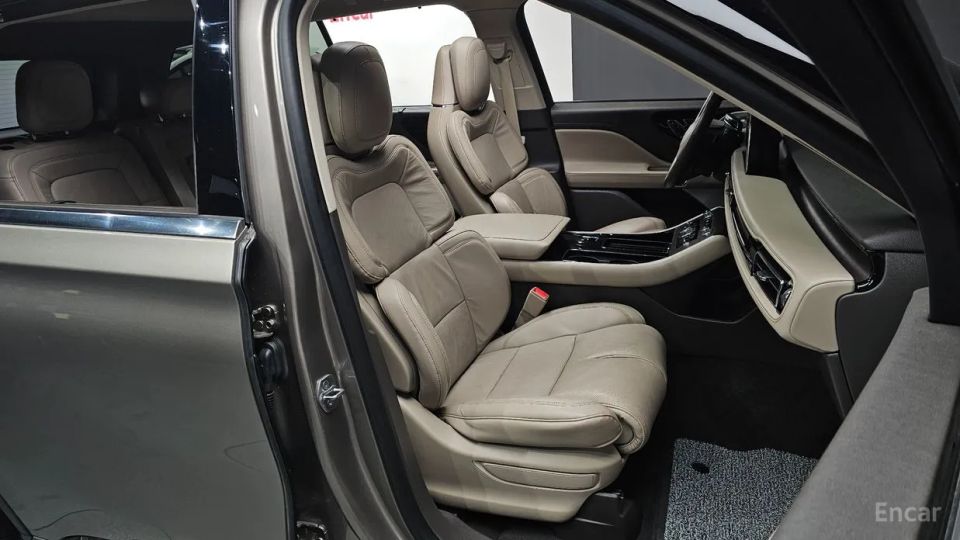 Lincoln Aviator