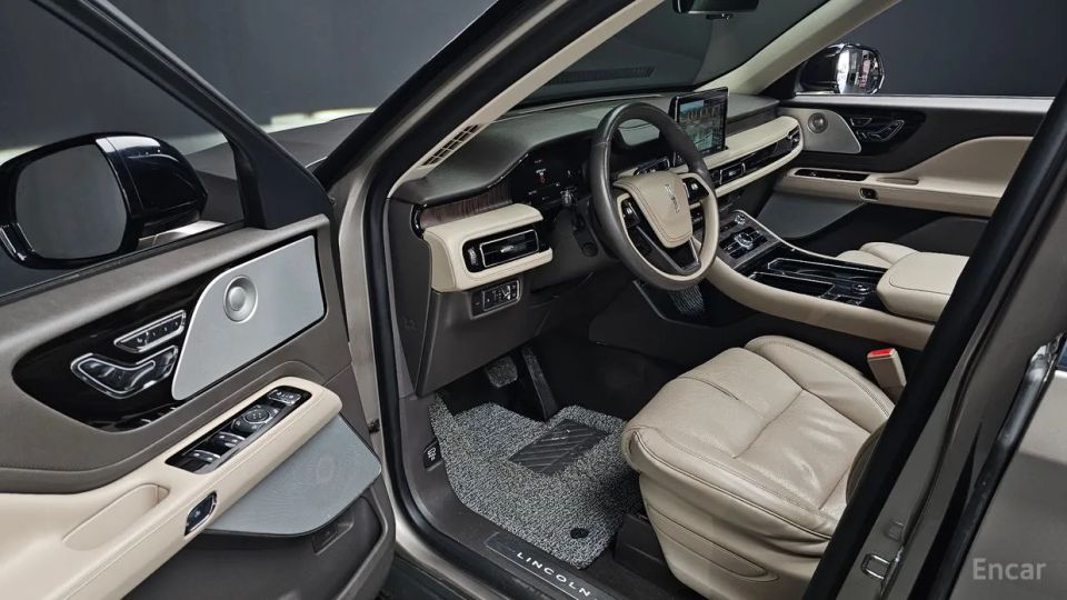 Lincoln Aviator