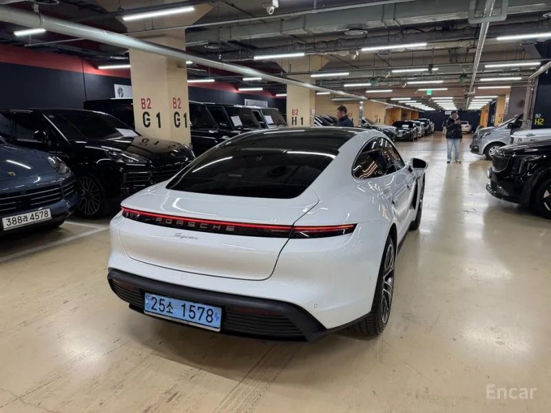 Porsche Taycan