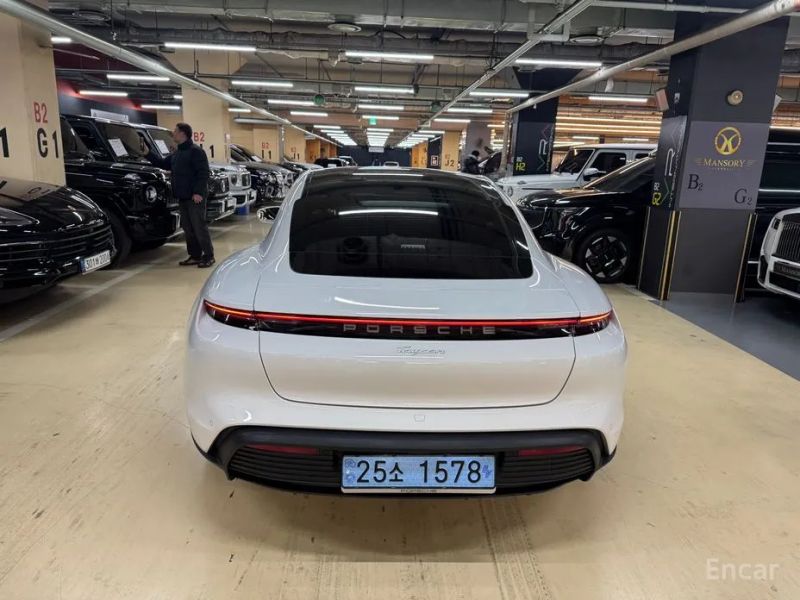 Porsche Taycan
