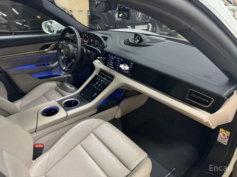 Porsche Taycan
