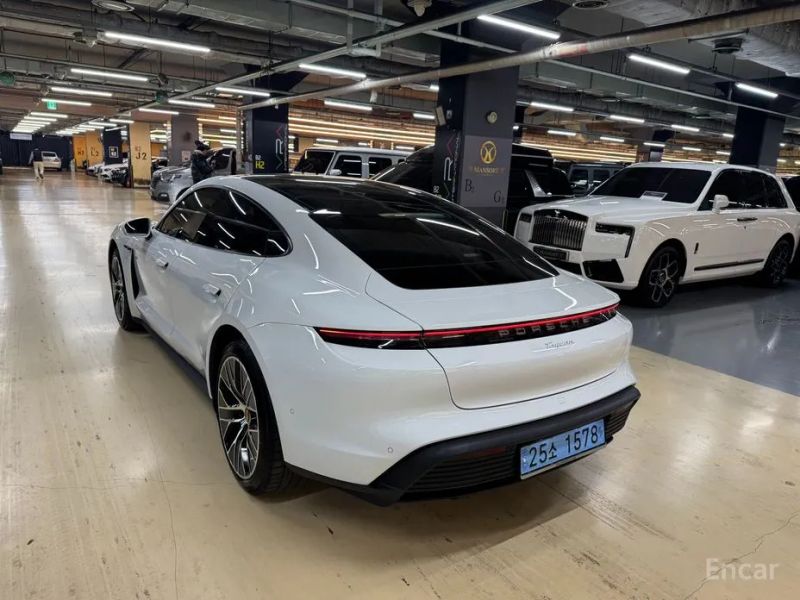 Porsche Taycan