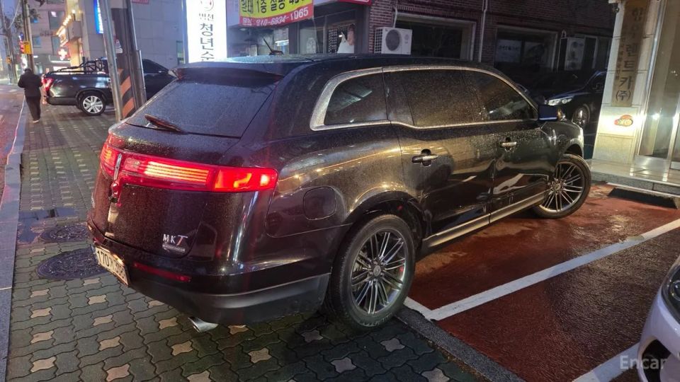 Lincoln MKT