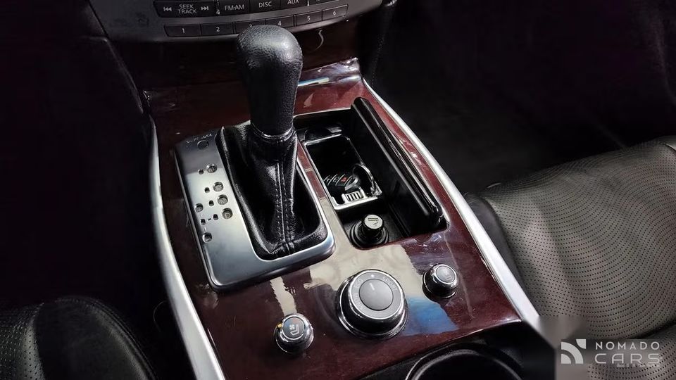 Infiniti M