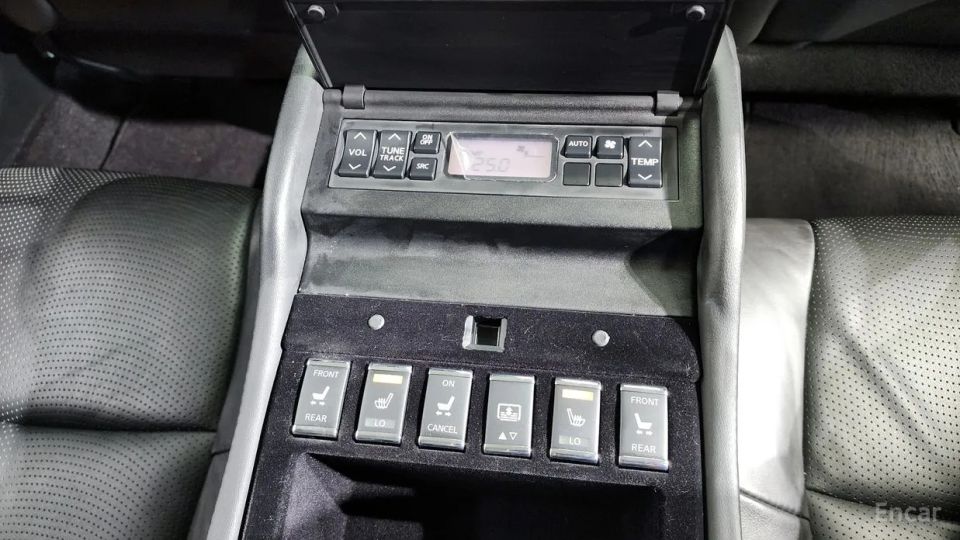 Infiniti M