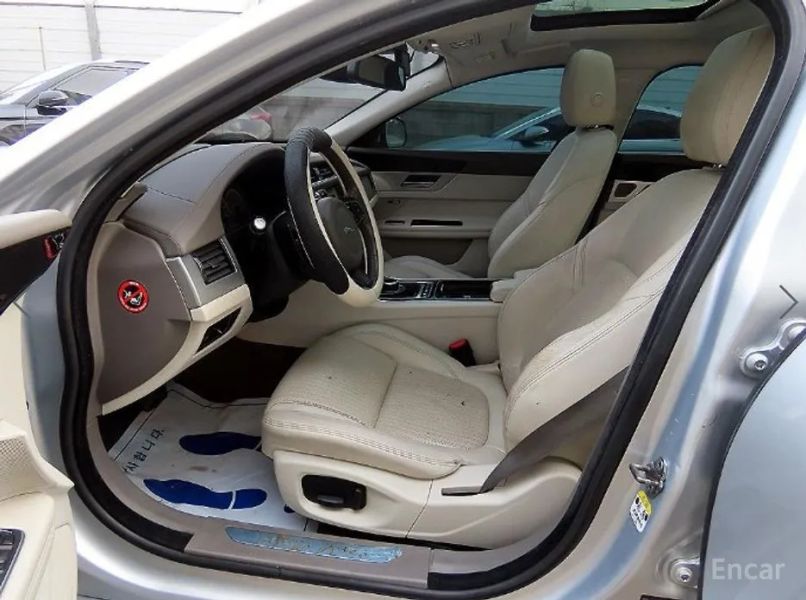 Jaguar xf