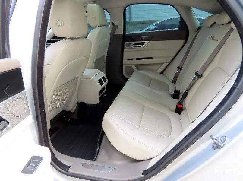 Jaguar xf