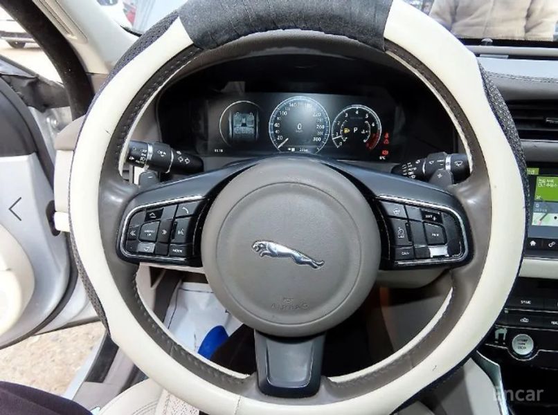 Jaguar xf