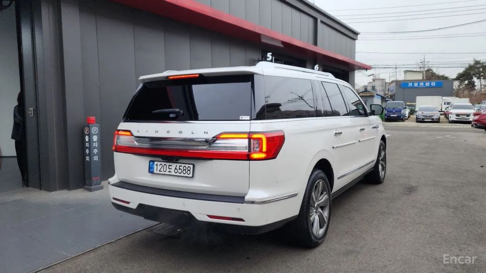 Lincoln Navigator