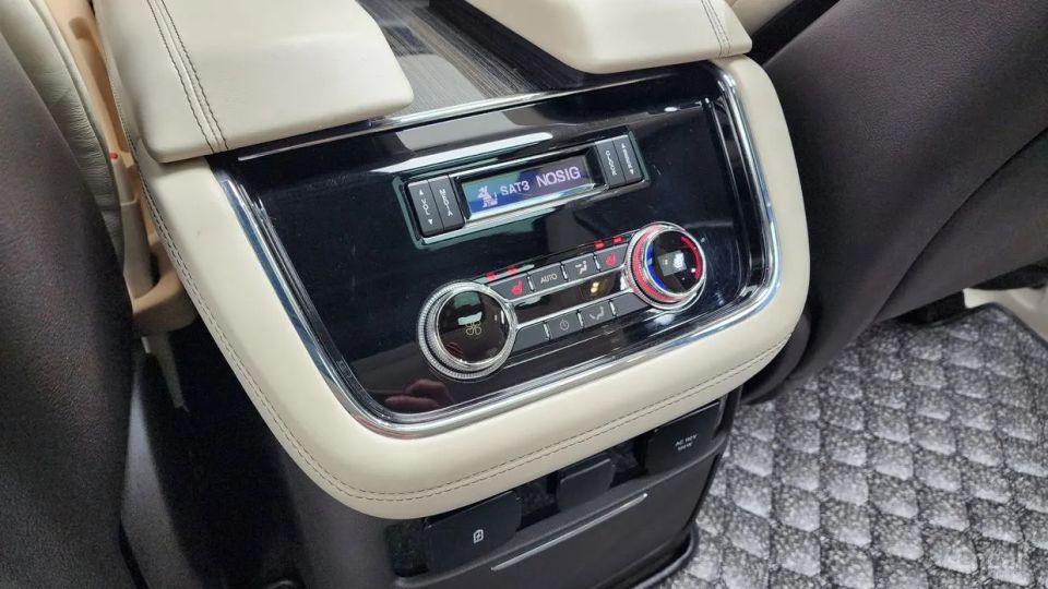 Lincoln Navigator