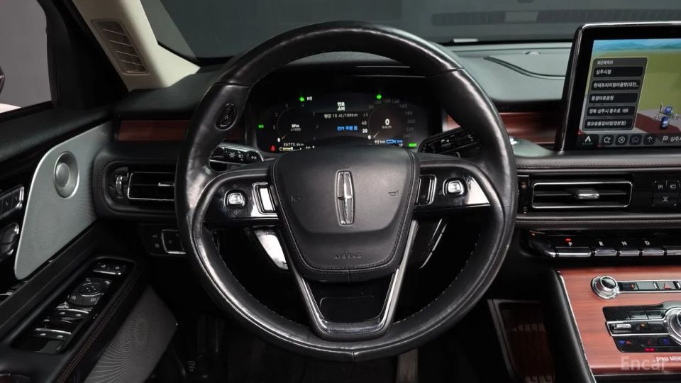 Lincoln Aviator