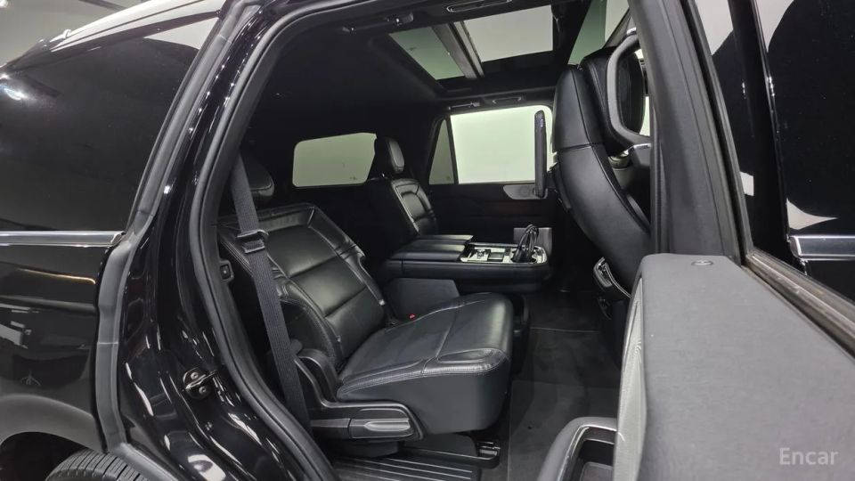 Lincoln Navigator