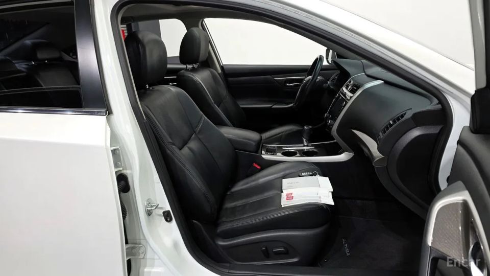 Nissan altima