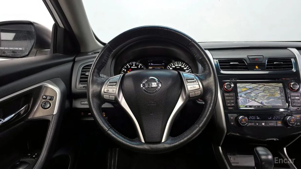 Nissan altima