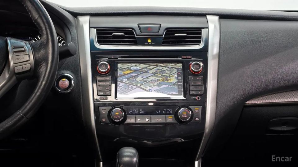 Nissan altima